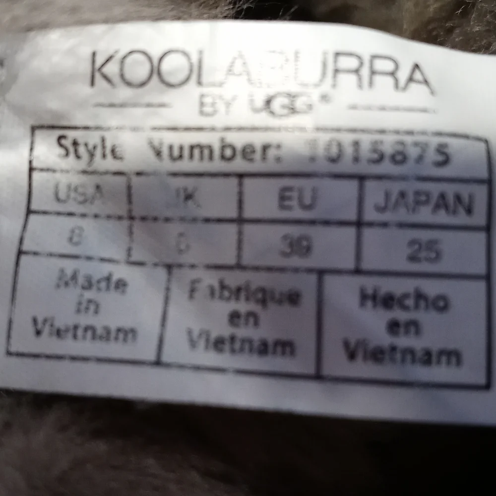Koolaburra Ugg boots black and gray bow tie size 8